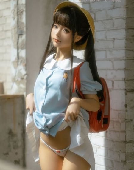 我趁女同桌睡觉摸她全身_1080P免费观看视频