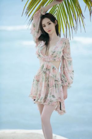 赤裸裸的大胸美女网站_720日韩免费观看