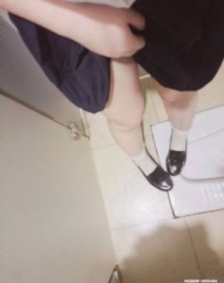 粗长巨龙挤进婚纱少妇_1080P手机免费观看完整
